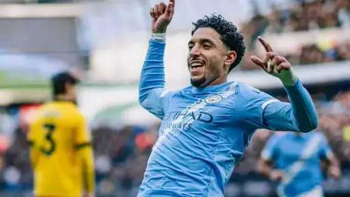 برشلونة يضع عمر مرموش على راداره لتعزيز الهجوم الصيف المقبل