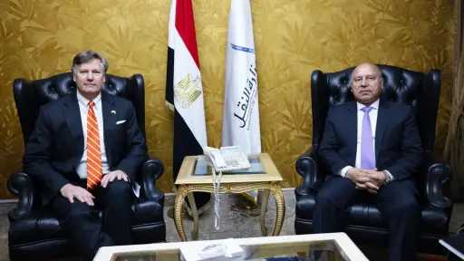 وزير الصناعة والنقل يستقبل نائب وزير الخارجية الأمريكي لبحث تعزيز التعاون