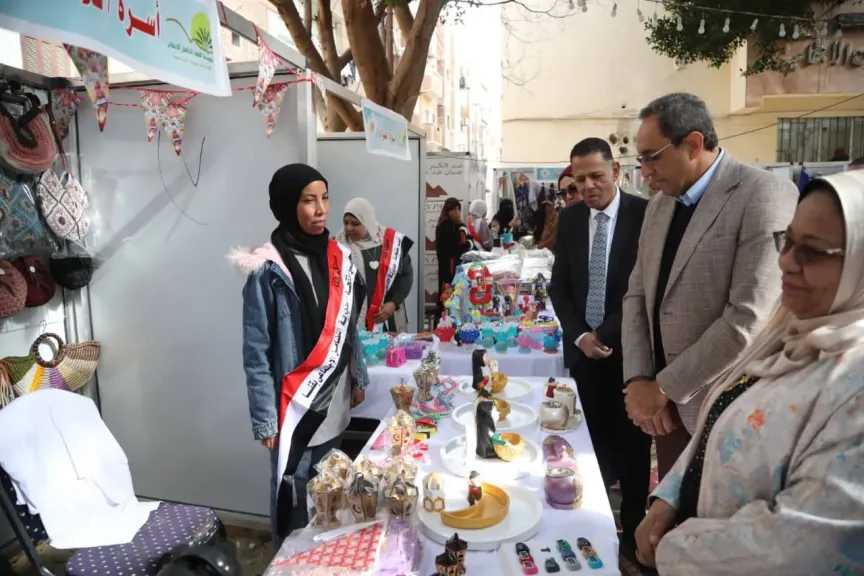 محافظ قنا يفتتح معرض الأسر المنتجة للحرف التراثية واليدوية