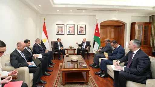 وزير الخارجية يبحث مع نظيره الأردني العلاقات الثنائية والتطورات الإقليمية