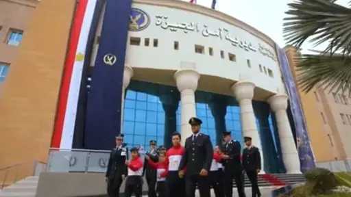 الداخلية تواصل احتفالات عيد الشرطة 74 وتوزع الهدايا... الداخلية تواصل احتفالات عيد الشرطة 74 وتوزع الهدايا على المواطنين