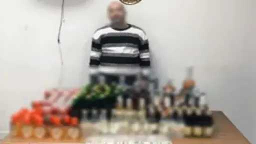 ضبط ”مسجل خطر” يروج مشروبات كحولية مغشوشة ومجهولة... ضبط ”مسجل خطر” يروج مشروبات كحولية مغشوشة ومجهولة المصدر بالدقهلية