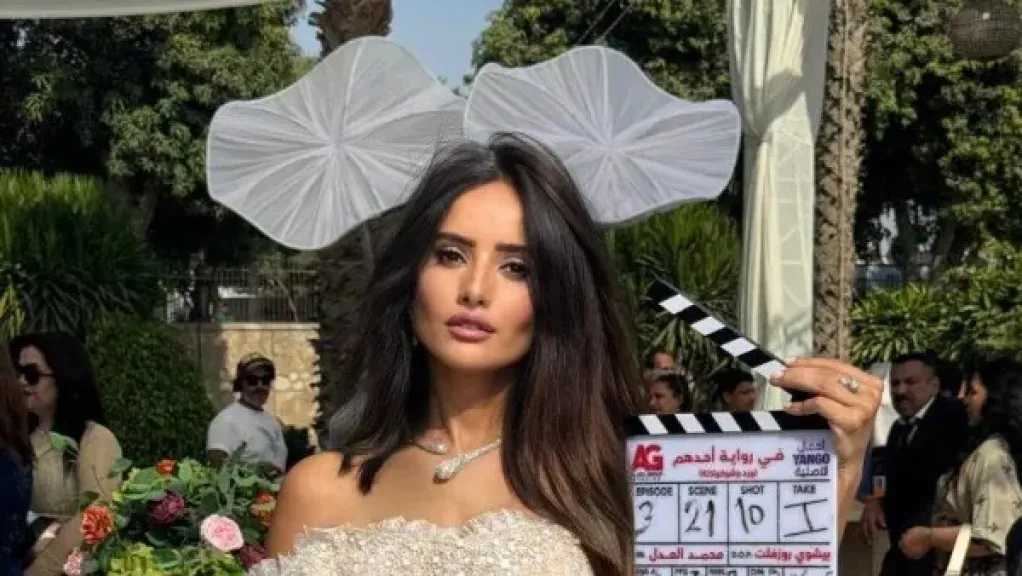 ”باركوا لأبو الولاد” زينة تكشف زواج أحمد عز من مساعدته الخاصة