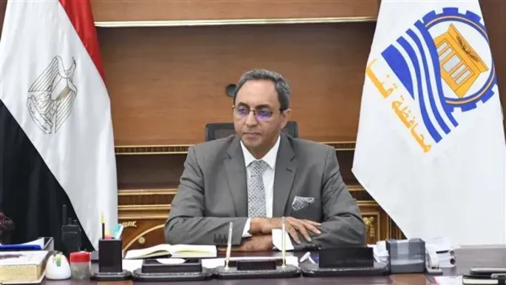 محافظ قنا