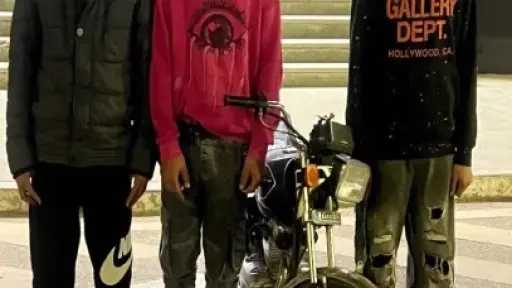 الجيزة: ضبط 3 أشخاص لأدائهم حركات استعراضية بالدراجات النارية وتعريضهم المواطنين للخطر