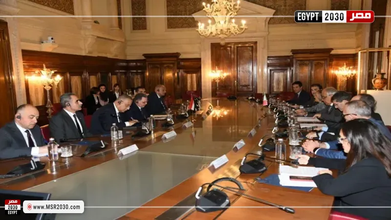 وزير الداخلية يبحث تعزيز التعاون الأمني مع إيطاليا خلال زيارة رسمية لروما