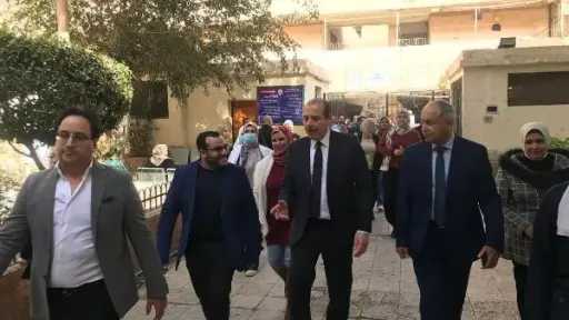 الصحة توجه بوضع خطة عاجلة لانتظام عيادات التأمين الصحي