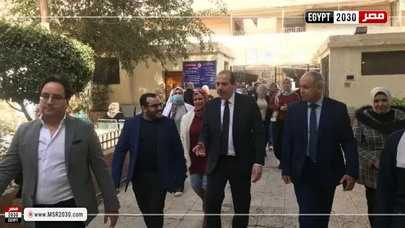 الصحة توجه بوضع خطة عاجلة لانتظام عيادات التأمين الصحي