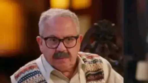 محمد محمود يحقق نجاحًا جماهيريًا بارزًا مع مسلسل... محمد محمود يحقق نجاحًا جماهيريًا بارزًا مع مسلسل «بيت بابا»