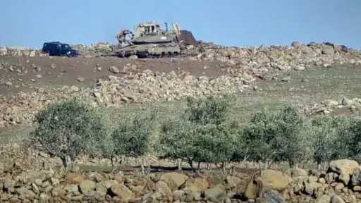 قوات الاحتلال تتوغل بريف القنيطرة في سوريا قوات الاحتلال تتوغل بريف القنيطرة في سوريا