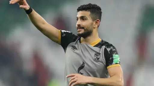 «من الباب الكبير».. أيمن أشرف يعلن اعتزال كرة القدم رسميًا