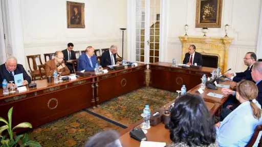 وزير الخارجية يلتقي أعضاء اللجنة الوطنية لآلية مراجعة... وزير الخارجية يلتقي أعضاء اللجنة الوطنية لآلية مراجعة النظراء الأفريقية