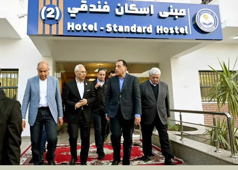 رئيس الوزراء يفتتح أول فنادق جامعة المنيا