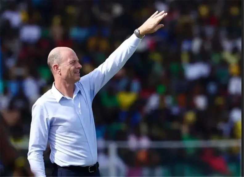 توروب يعلن قائمة الأهلي لمواجهة البنك الأهلي وظهور أول لكامويش