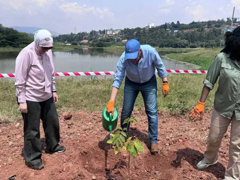 وزير الري يشارك في فعاليات يوم “أوموجاندا” بدولة رواندا