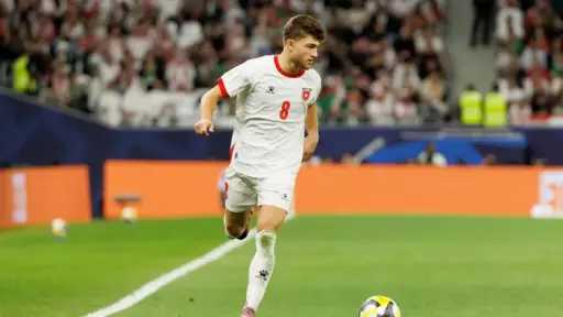 الحسين الأردني يعلن انتقال عودة الفاخوري إلى بيراميدز