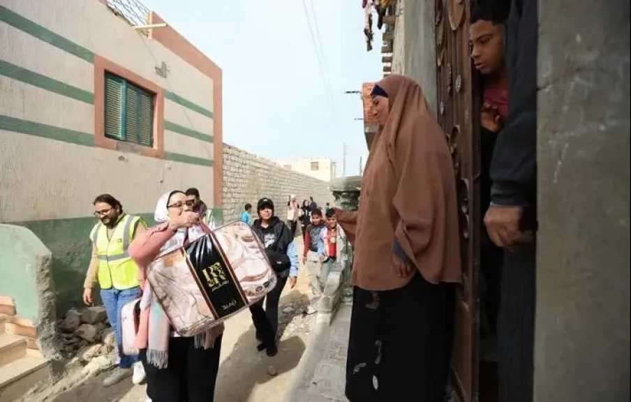 جمعية البنك الأهلي المصري للأعمال الخيرية تطلق مبادرة لتوزيع 1000 بطانية بالفيوم