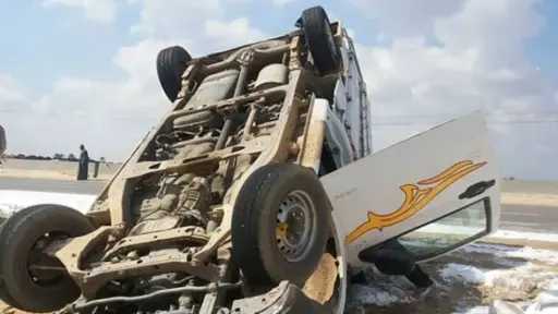 إصابة7عمال زراعيين في انقلاب سيارة ربع نقل بالفرافرة