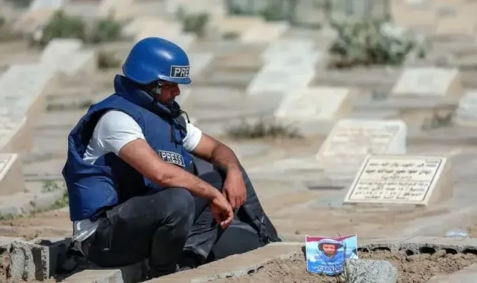 إصابة صحفيين في هجوم مسلح
