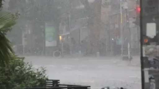 رياح قوية وأمطار رعدية.. تقلبات حادة في الطقس تضرب تونس