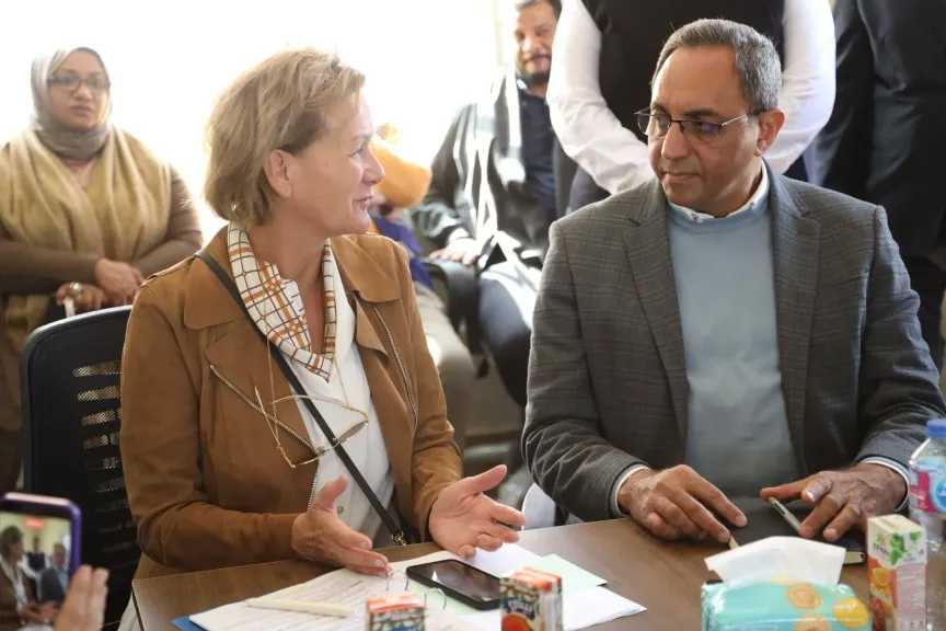 محافظ قنا يستقبل سفيرة الاتحاد الأوروبي لتفقد مشروعات إدارة المخلفات الصلبة بـ ”قوص”