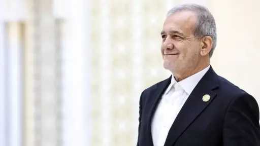 الرئيس الإيراني يعطي الضوء الأخضر لبدء مفاوضات مع أمريكا