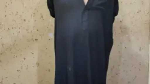 الأمن يكشف ملابسات فيديو رجل عارٍ يحطم سيارات... الأمن يكشف ملابسات فيديو رجل عارٍ يحطم سيارات بفأس بالشرقية وضبط المتهم