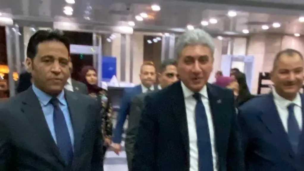 وزراء و نجوم السياسة والفن في حفل فيلم ”الرجل ذو القبعة” لـ زاهي حواس