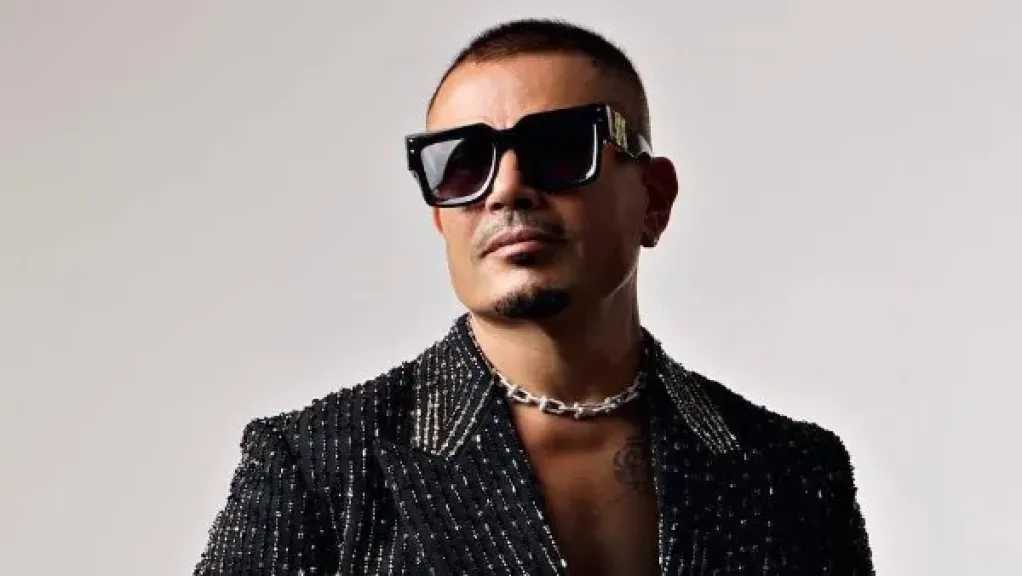 عمرو دياب أول فنان يحقق 3 مليارات استماع على أنغامي