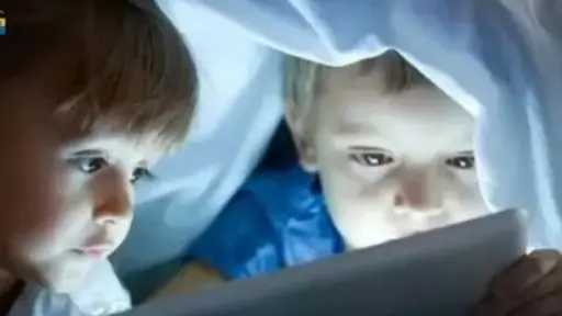 مصدر حكومي: اليونان تعلن قريبا حظر استخدام الأطفال دون سن 15 عام للسوشيال ميديا