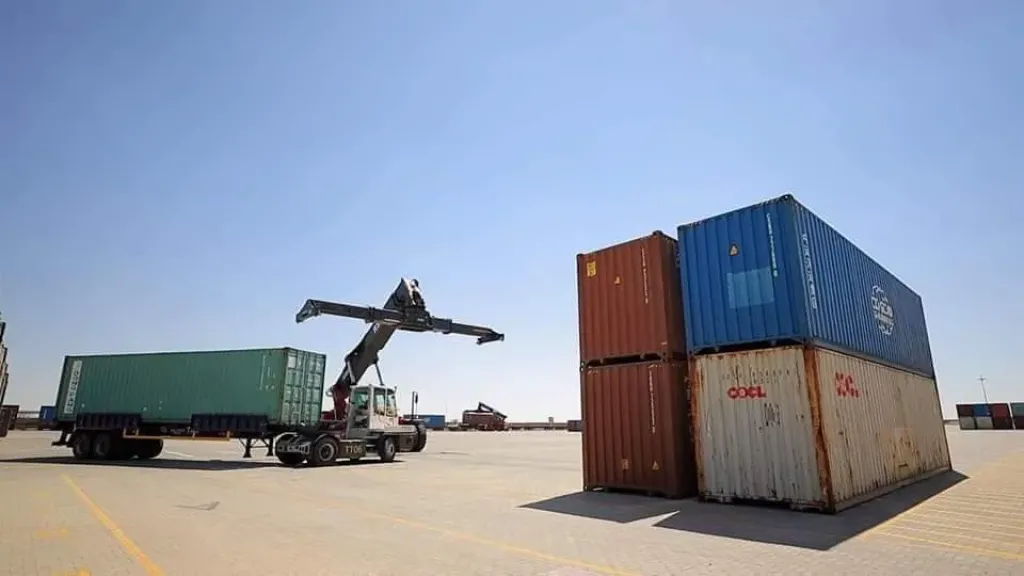 ميناء أكتوبر الجاف