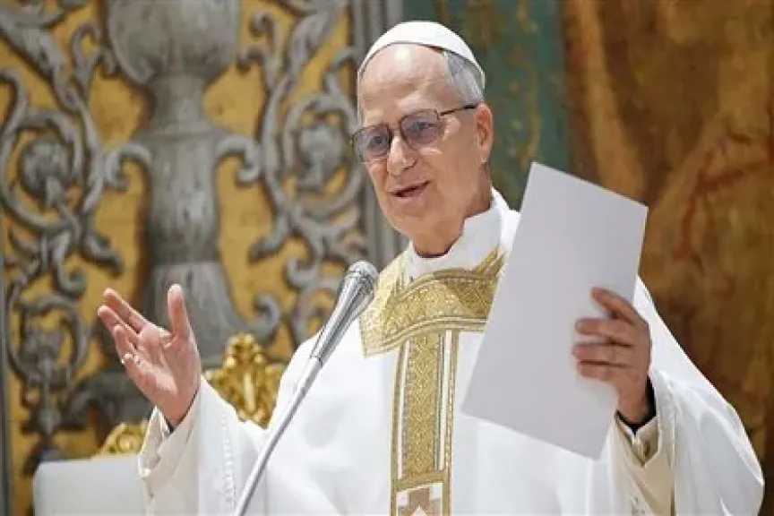 بابا الفاتيكان يدعو واشنطن وموسكو لتجديد «نيو ستارت» ويحذر من سباق تسلح نووي جديد