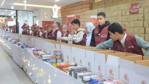 350 ألف شنطة غذائية.. مؤسسة أبو العينين تلبي احتياجات الأسر الأولى بالرعاية خلال شهر رمضان