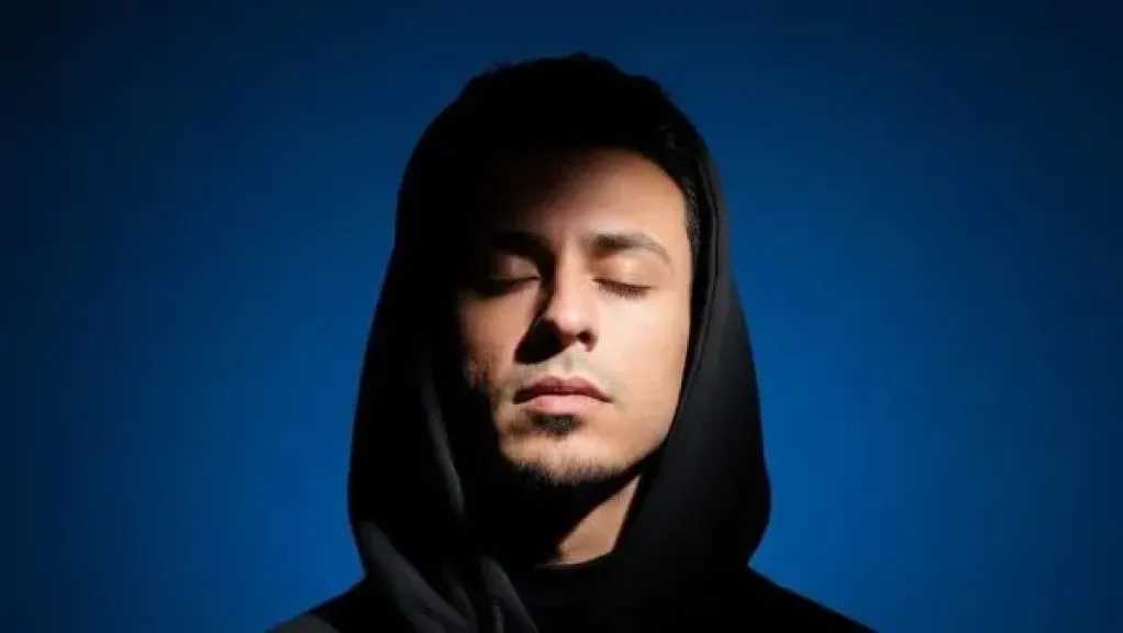 علي قدورة يعلن إلغاء برنامجه الرمضاني