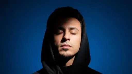 علي قدورة يعلن إلغاء برنامجه الرمضاني