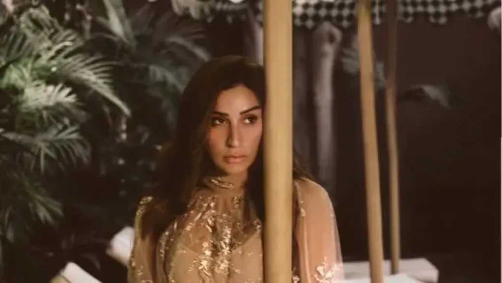 دينا الشربيني على غلاف Vogue Arabia