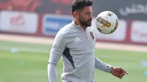 ياسر إبراهيم ينتظم في التدريبات الجماعية بالأهلي قبل مواجهة شبيبة القبائل