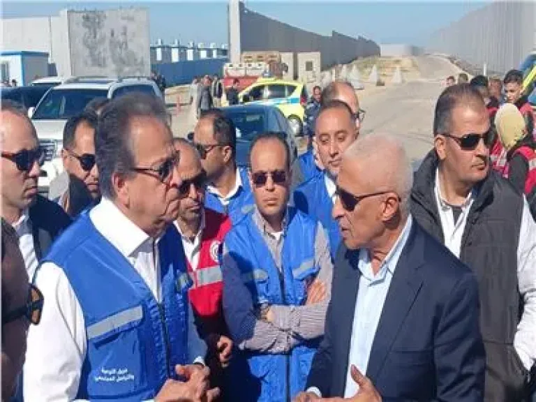 جانب من جولة وزير الصحة 