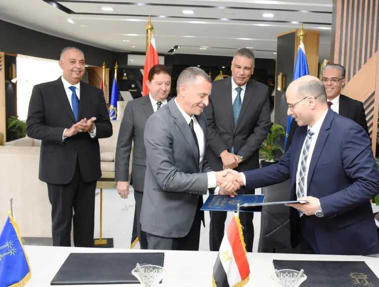 البنك الأهلي المصري يوقع عقد اتفاق لتنفيذ مشروعات تنموية واستثمارية بمحافظة أسوان