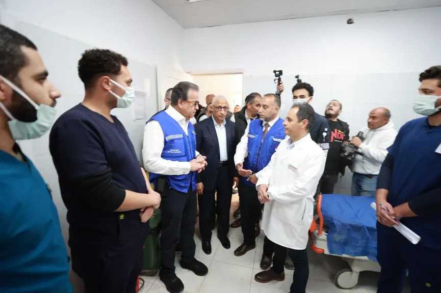 وزير الصحة يوجه بصرف مكافآت مالية للعاملين بمستشفيات شمال سيناء ومعبر رفح