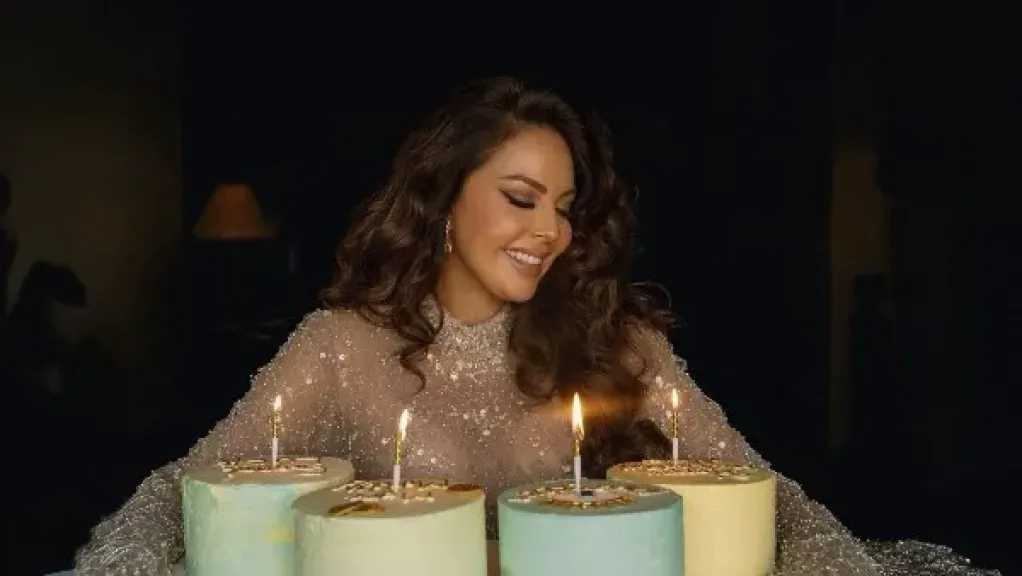 نينا مغربي تتألق بفستان فخم وتستعد لموسم رمضان 2026