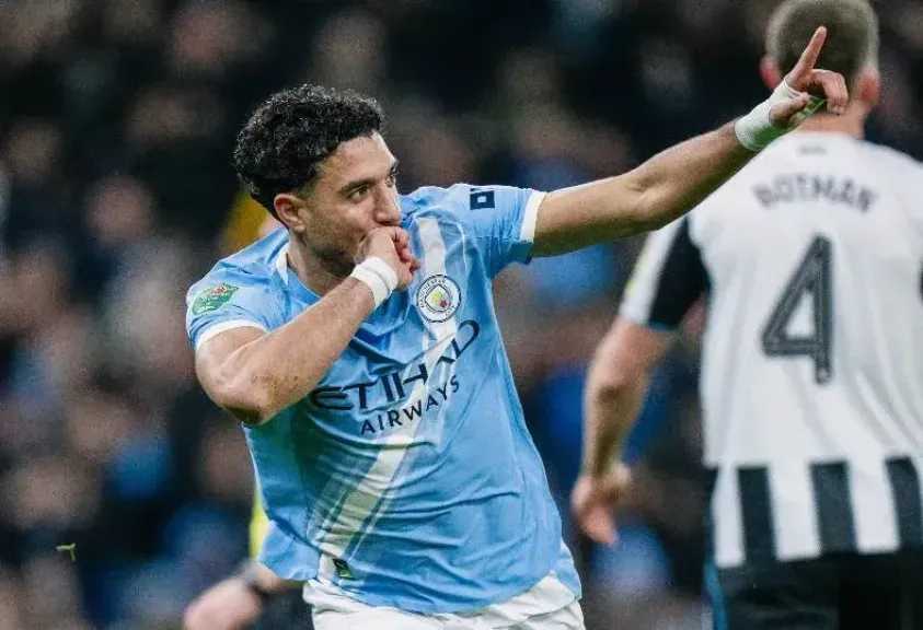 بعد 18 شهرًا فقط.. مرموش على أعتاب تجربة جديدة خارج إنجلترا