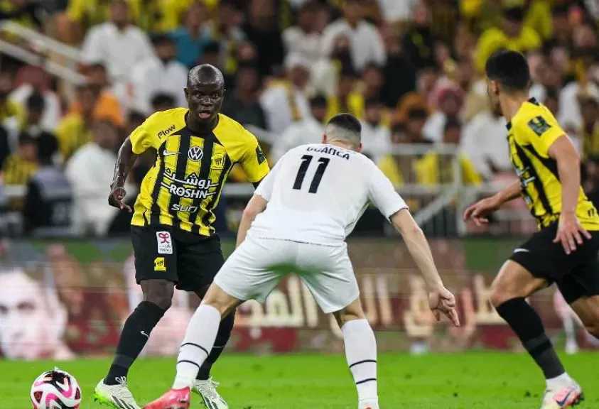 كونسيساو يعلن تشكيل اتحاد جدة لمواجهة النصر في كلاسيكو روشن