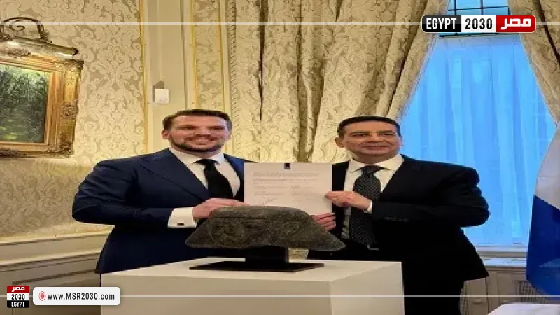 جانب من مراسم التسليم