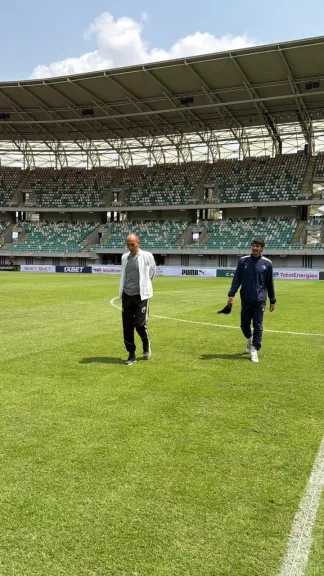 يورتشيتش وأسامة جلال يتفقدان ملعب ريفرز قبل المواجهة الأفريقية