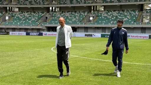 يورتشيتش وأسامة جلال يتفقدان ملعب ريفرز قبل المواجهة الأفريقية