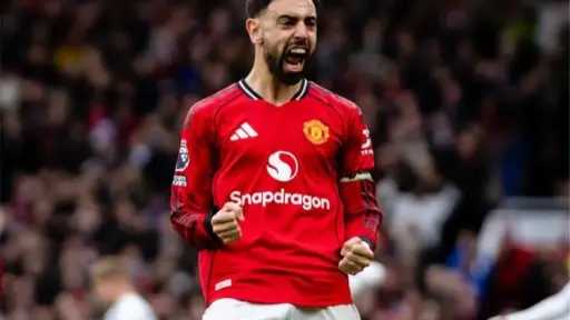 متفوقًا على رونالدو.. برونو فرنانديز يدوّن رقمًا قياسيًا جديدًا في تاريخ مانشستر يونايتد