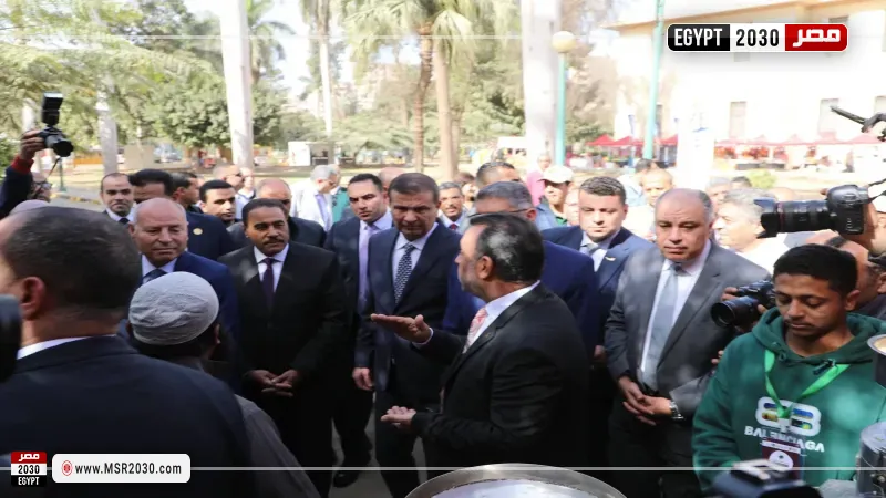 وزير الزراعة خلال جولة لمتابعة مهرجان القاهر للتمور