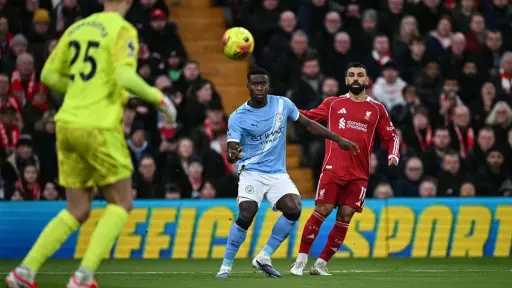 شوط أول بلا أهداف بين ليفربول ومانشستر سيتي في قمة الدوري الإنجليزي