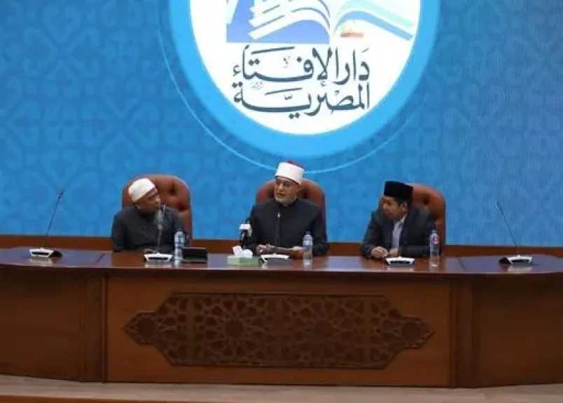 في ختام تدريبهم بأكاديمية الأزهر.. المفتي يستقبل 45 داعية من إندونيسيا